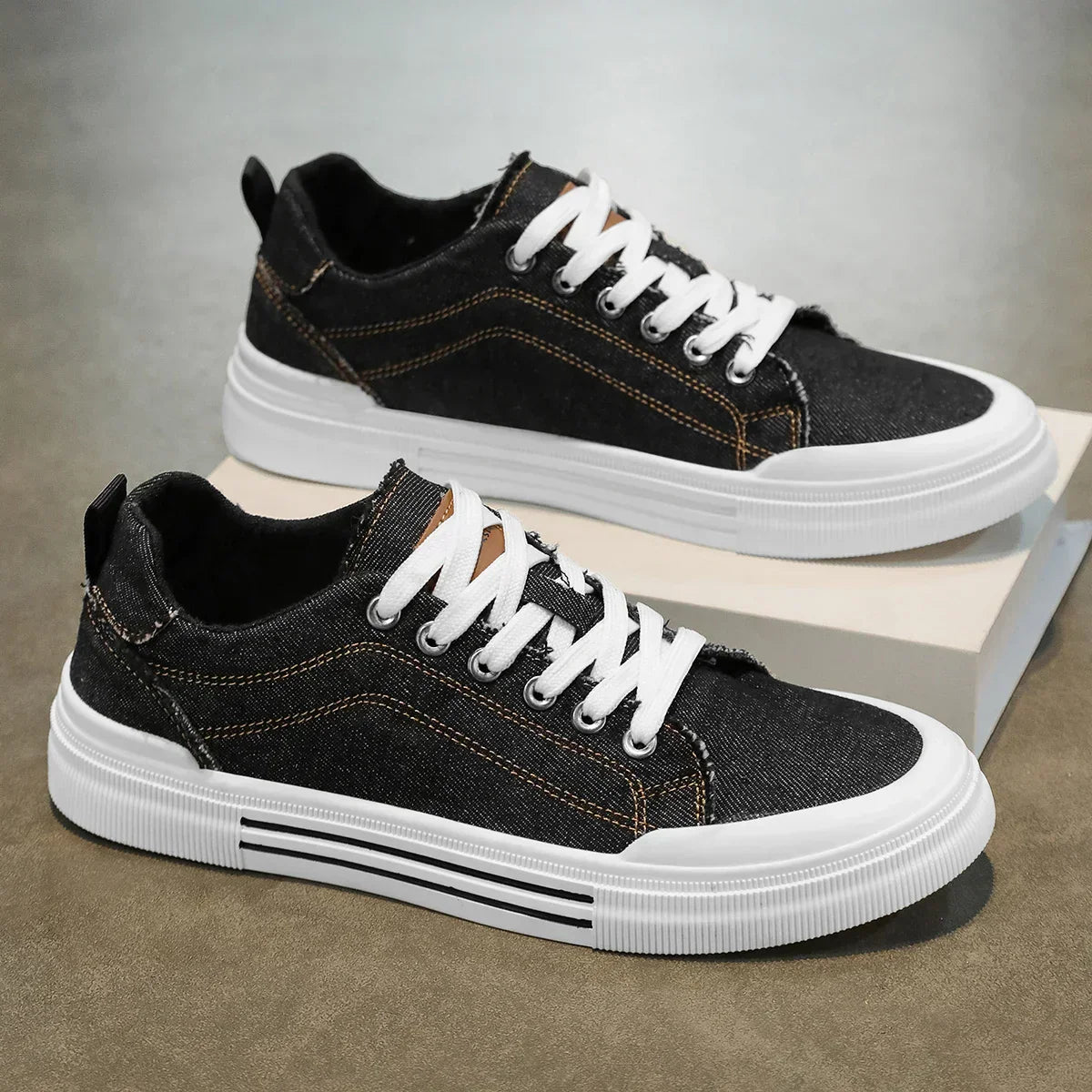 Baskets en jean indigo