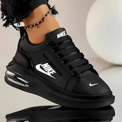 Baskets de sport NK pour femme — Liquidation