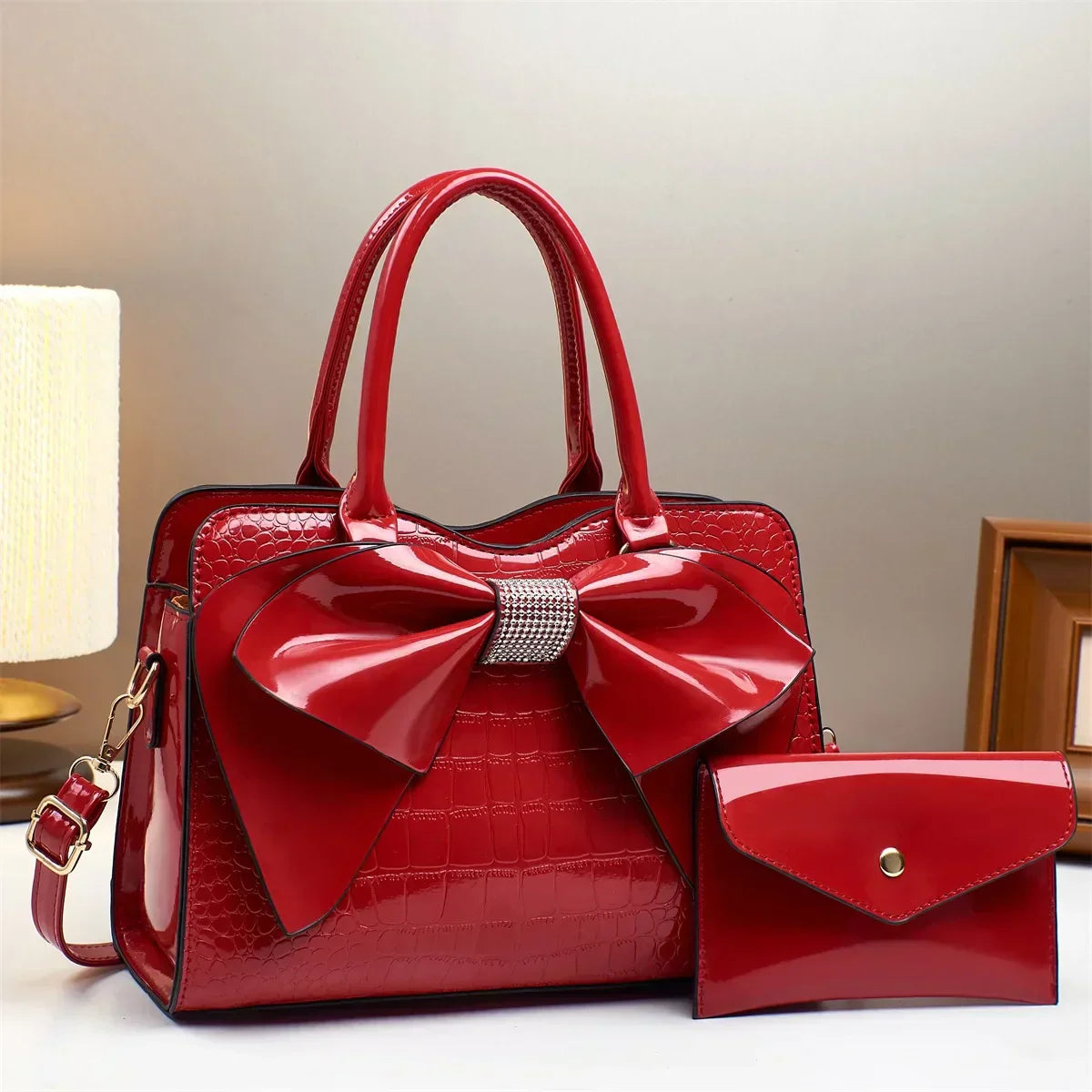 Handtasche mit Schleifenverzierung