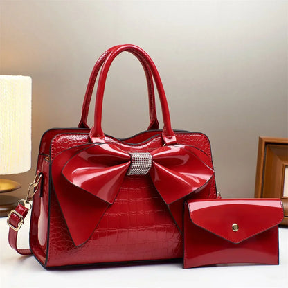 Handtasche mit Schleifenverzierung
