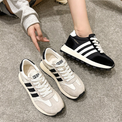 Vielseitige Retro-Sneakers – Stilvolle Erhöhung